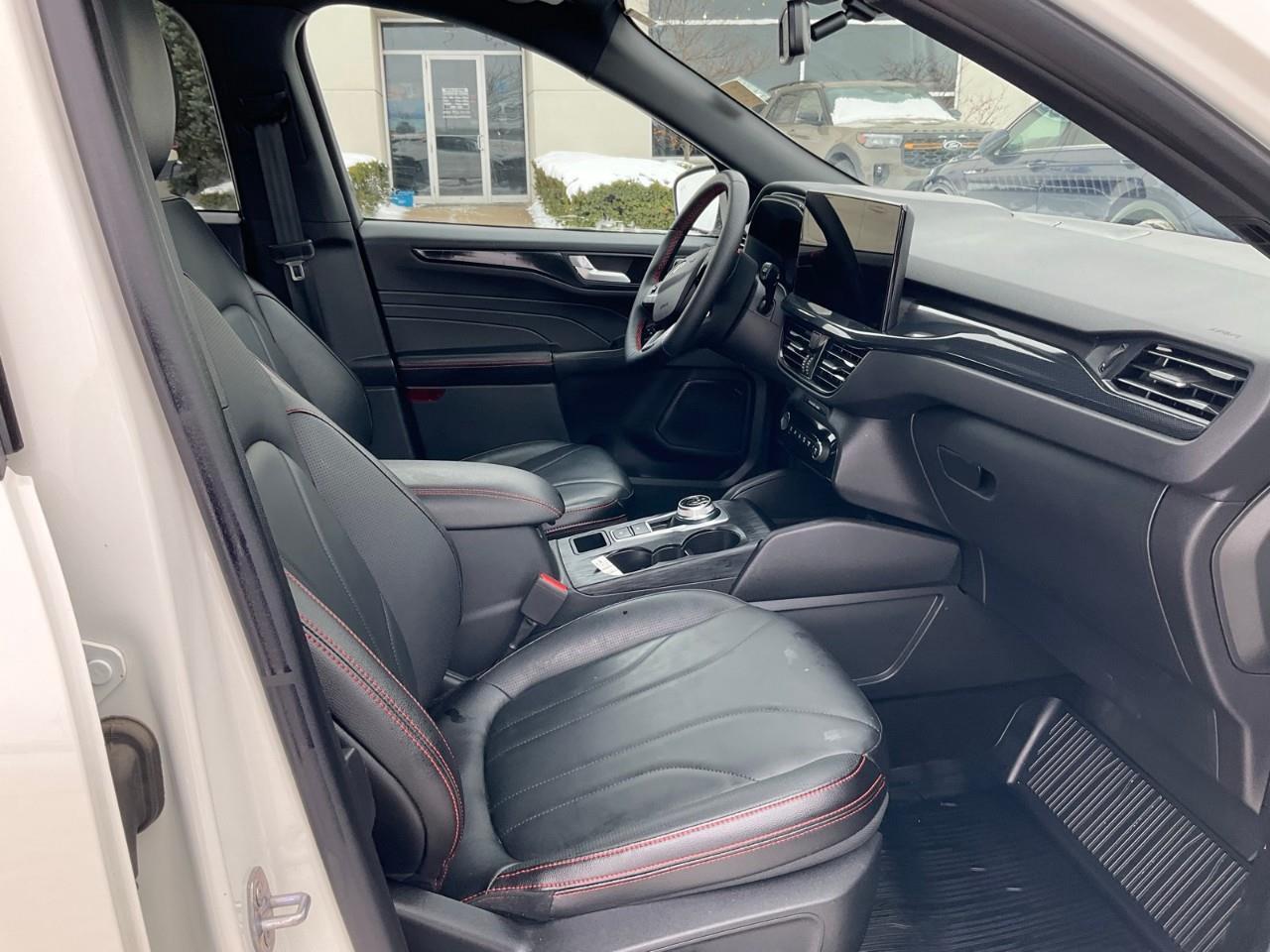2025 Ford Escape ST-Line Elite NAV | SUNROOF | HTD SEATS | HTD STEERING | REMOTE START Photo