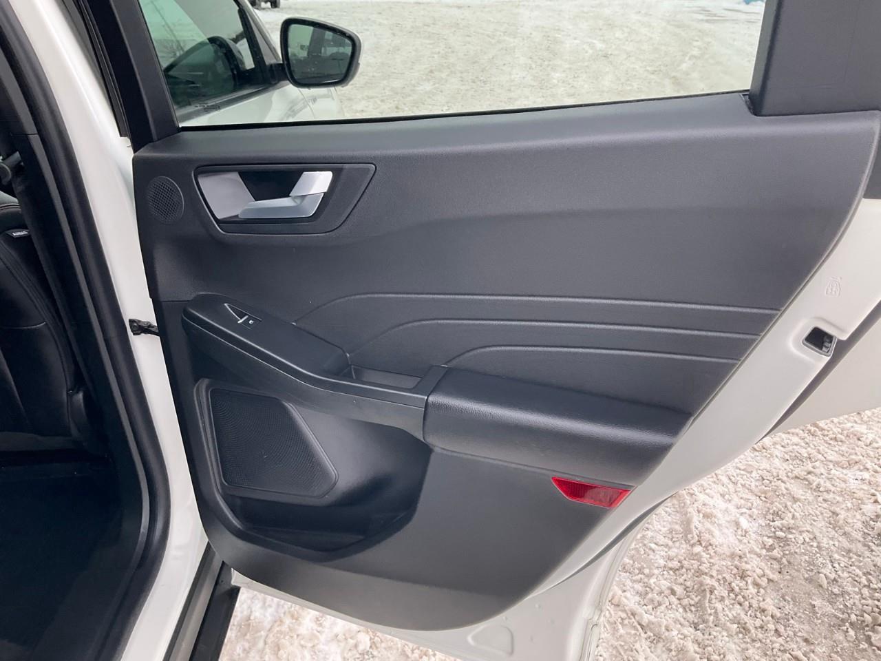 2025 Ford Escape ST-Line Elite NAV | SUNROOF | HTD SEATS | HTD STEERING | REMOTE START Photo
