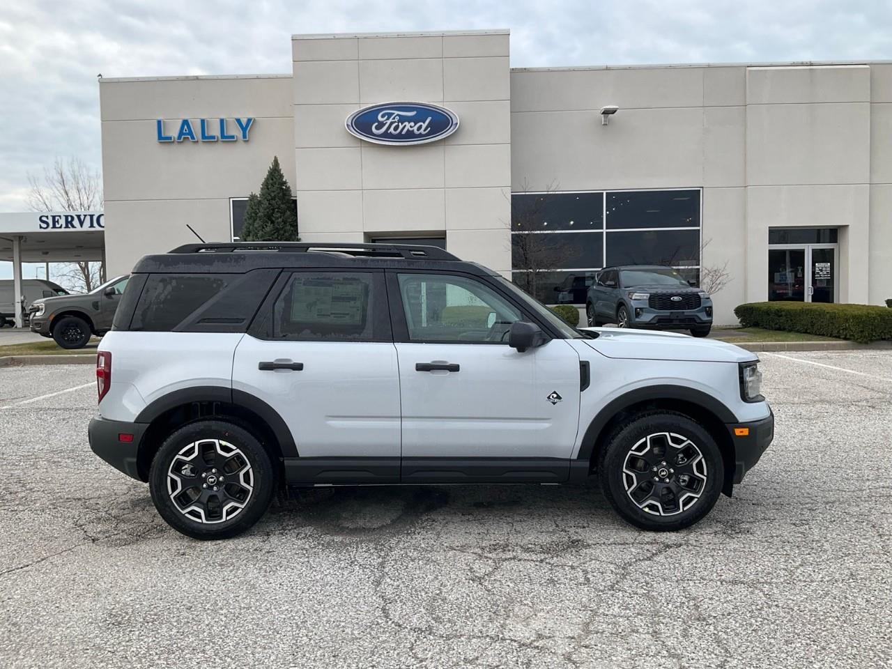 2026 Ford Bronco Sport Outer Banks Photo2