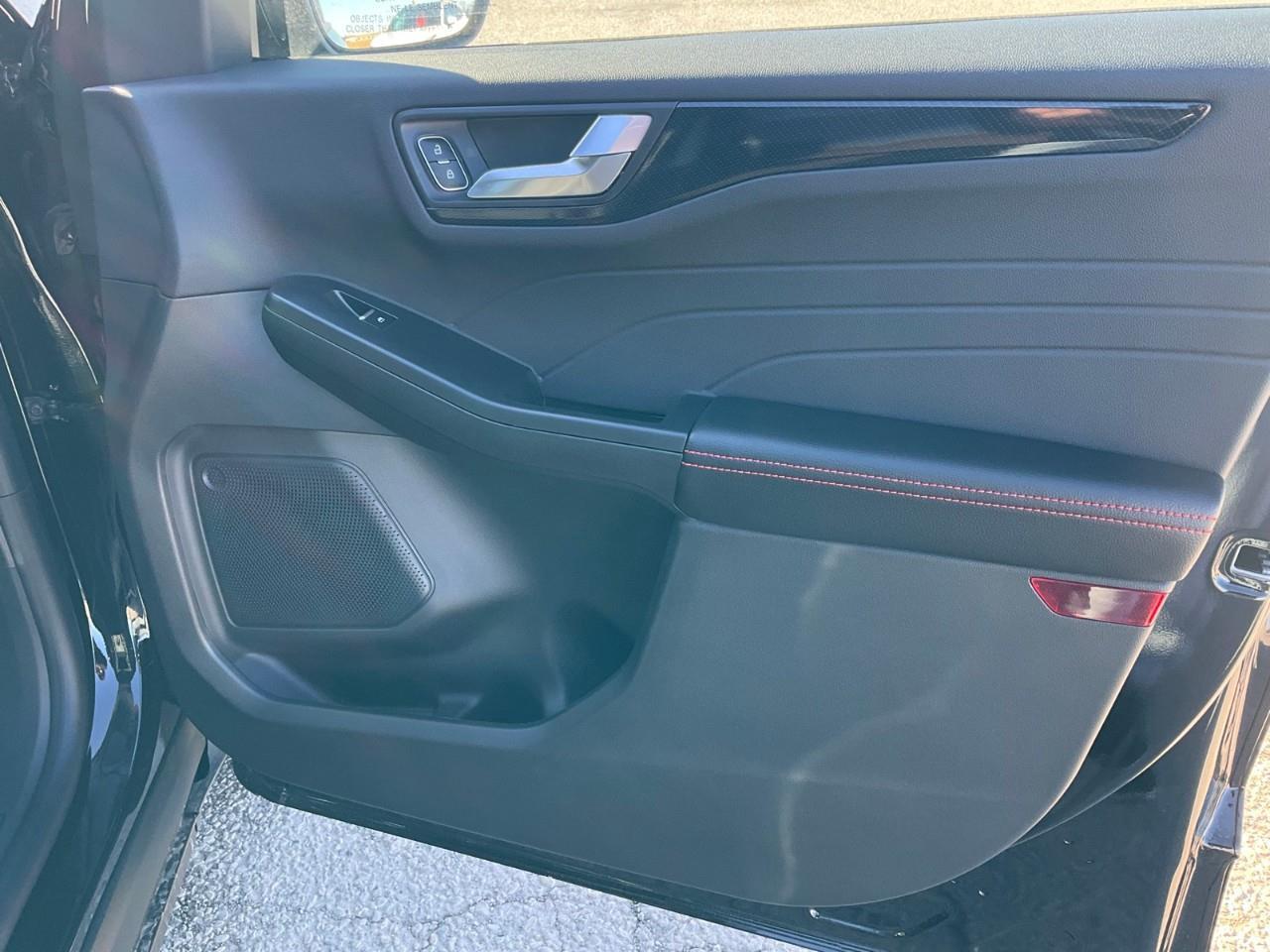 2025 Ford Escape ST-Line Photo