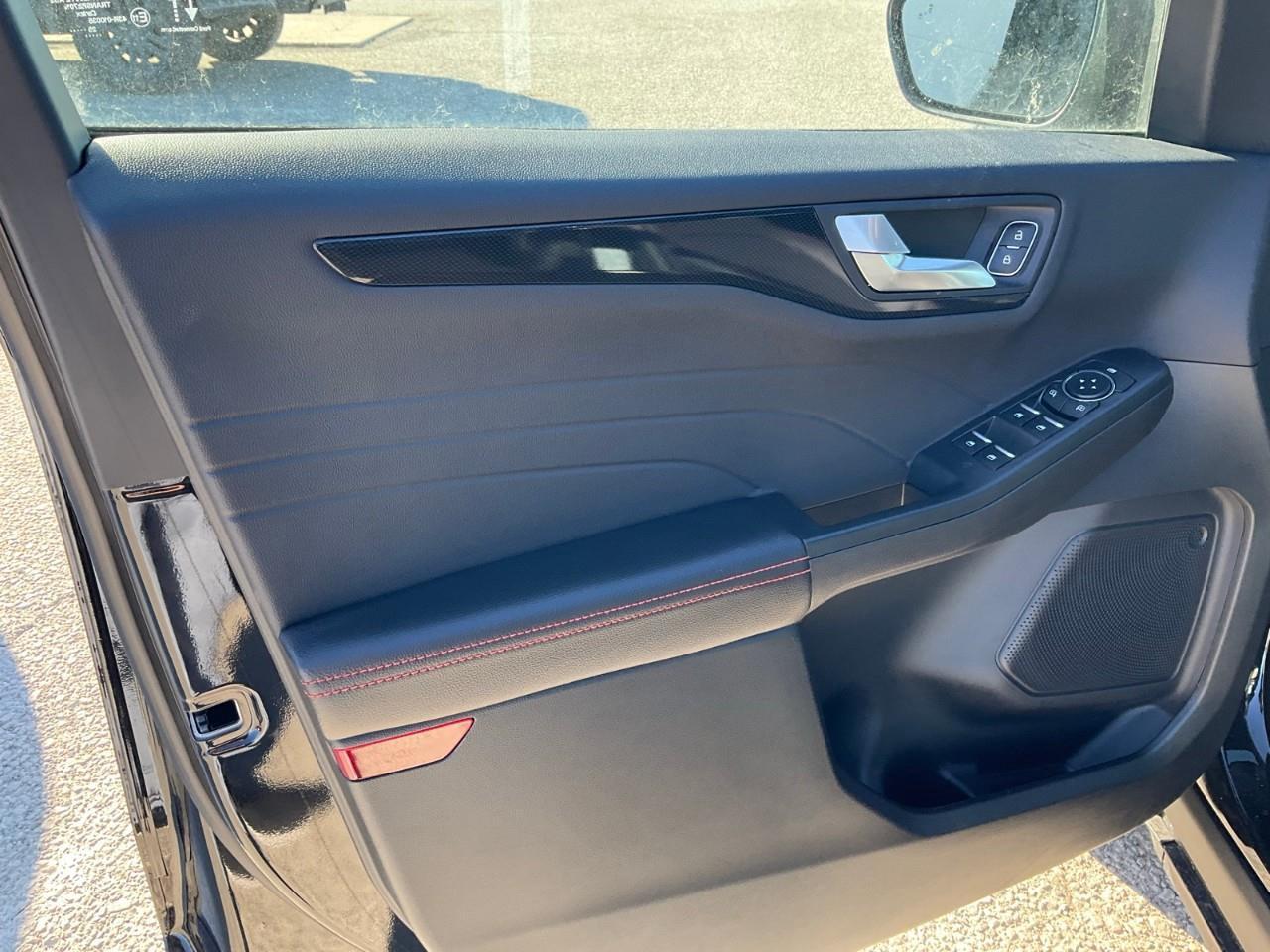 2025 Ford Escape ST-Line Photo