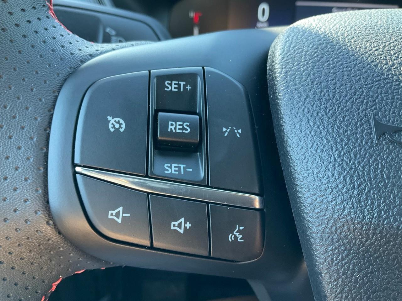 2025 Ford Escape ST-Line Photo