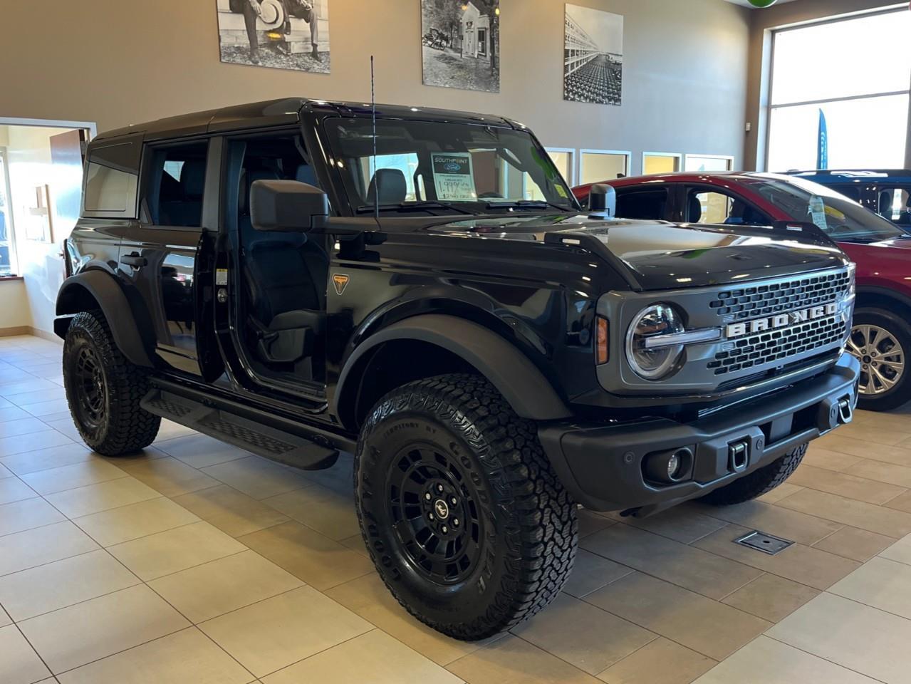 2026 Ford Bronco Badlands Photo