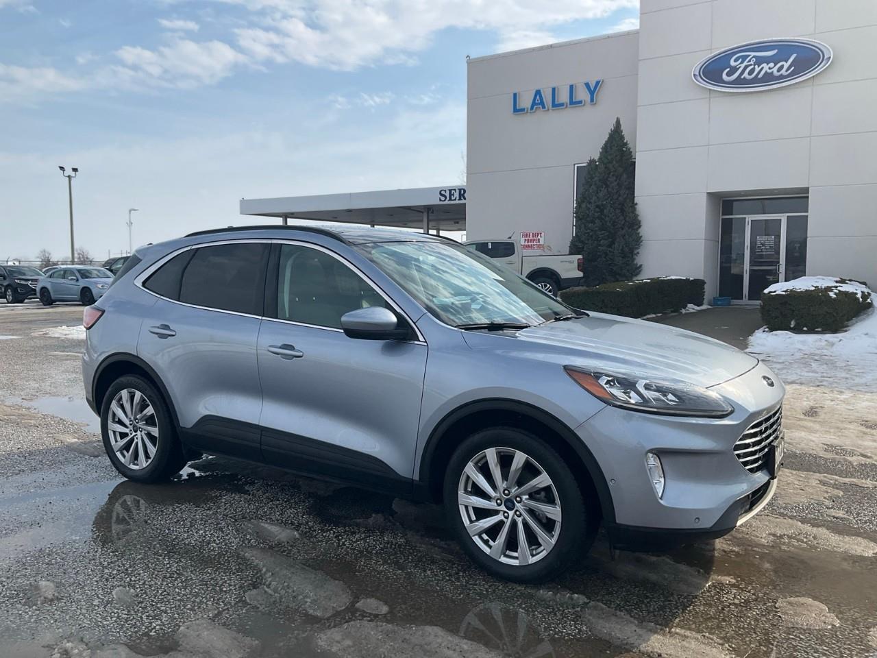 2022 Ford Escape Titanium Hybrid HYBRID | NAV | SUNROOF | HTD SEATS | HTD STEERING | REMOTE START Photo