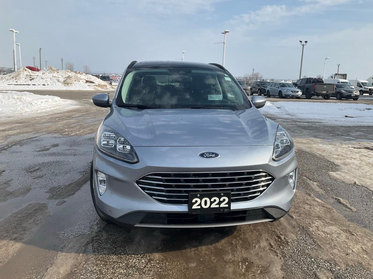 2022 Ford Escape Titanium Hybrid HYBRID | NAV | SUNROOF | HTD SEATS | HTD STEERING | REMOTE START Photo