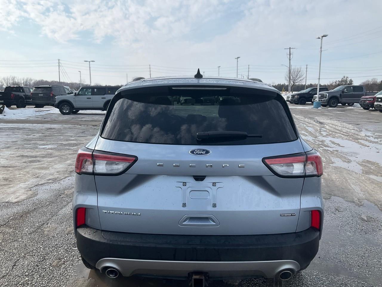 2022 Ford Escape Titanium Hybrid HYBRID | NAV | SUNROOF | HTD SEATS | HTD STEERING | REMOTE START Photo