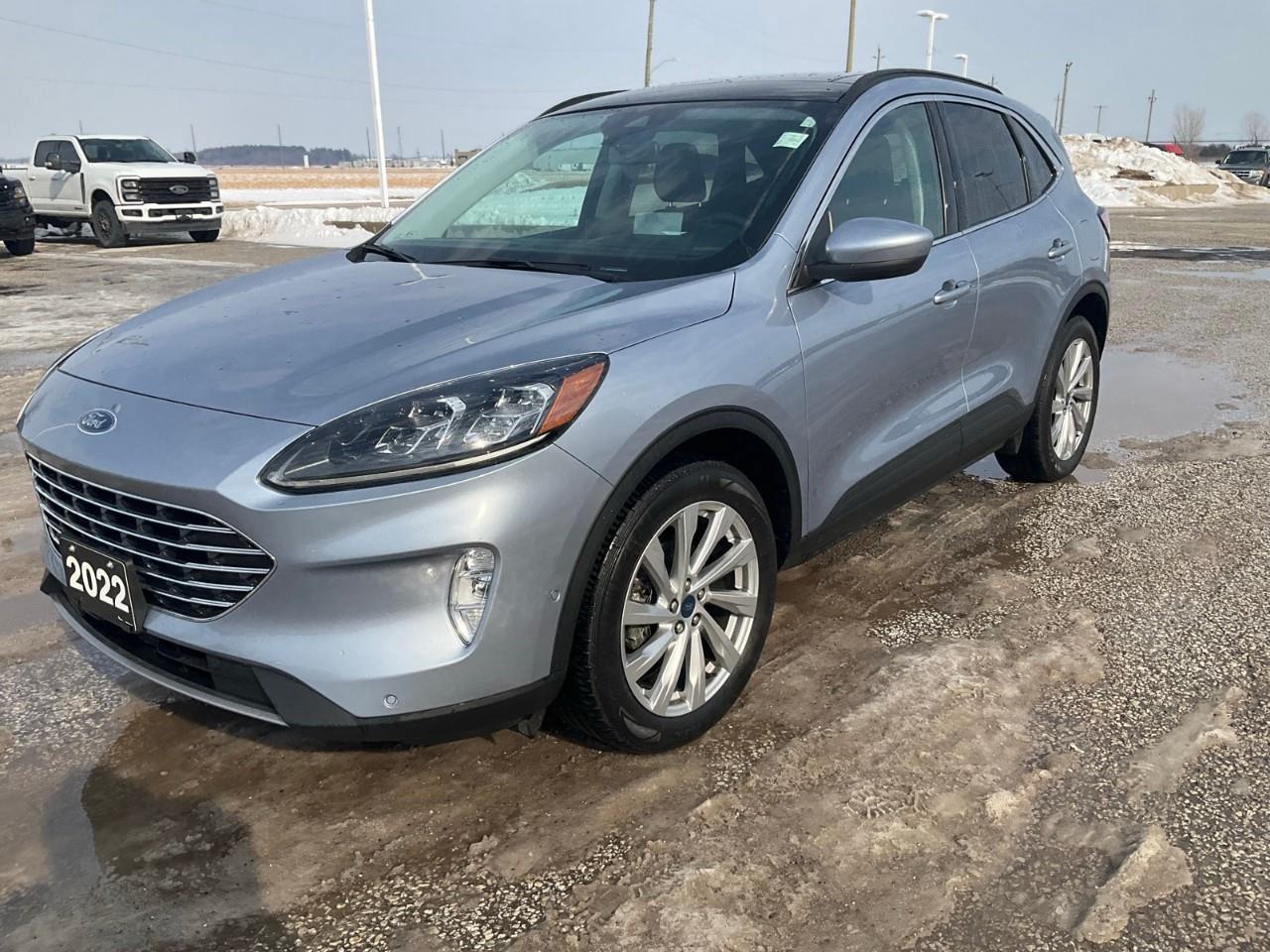 2022 Ford Escape Titanium Hybrid HYBRID | NAV | SUNROOF | HTD SEATS | HTD STEERING | REMOTE START Photo