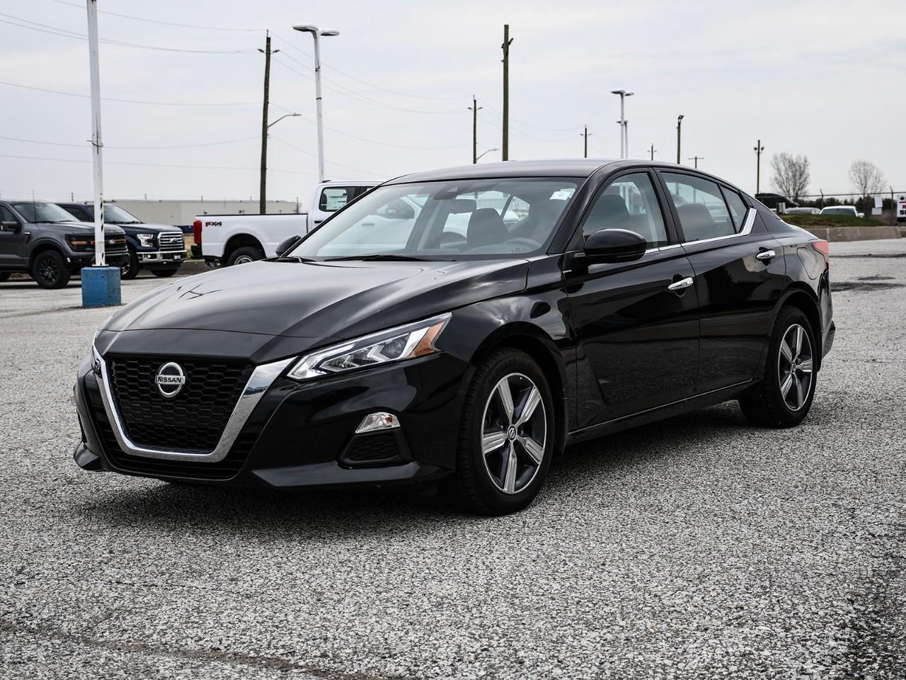 2021 Nissan Altima 2.5 SE HEATED SEATS | REMOTE START | BLIND SPOT MONITORING Photo