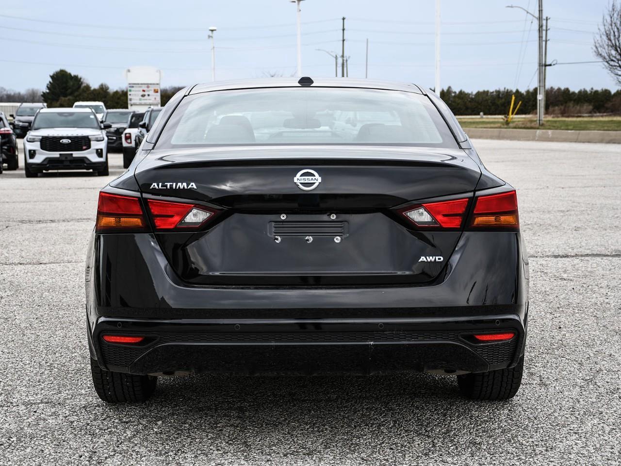 2021 Nissan Altima 2.5 SE HEATED SEATS | REMOTE START | BLIND SPOT MONITORING Photo