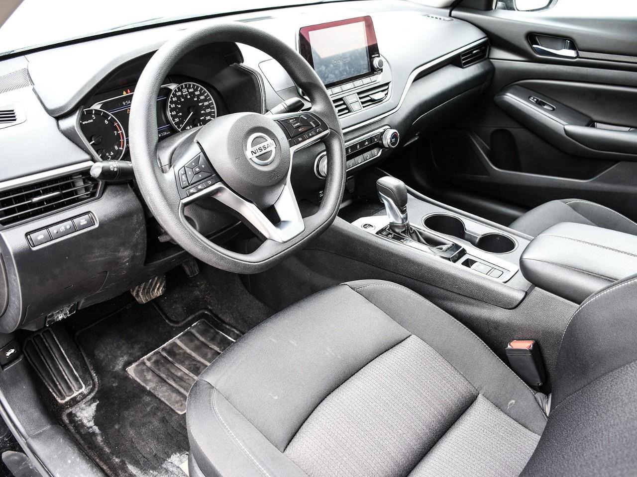 2021 Nissan Altima 2.5 SE HEATED SEATS | REMOTE START | BLIND SPOT MONITORING Photo