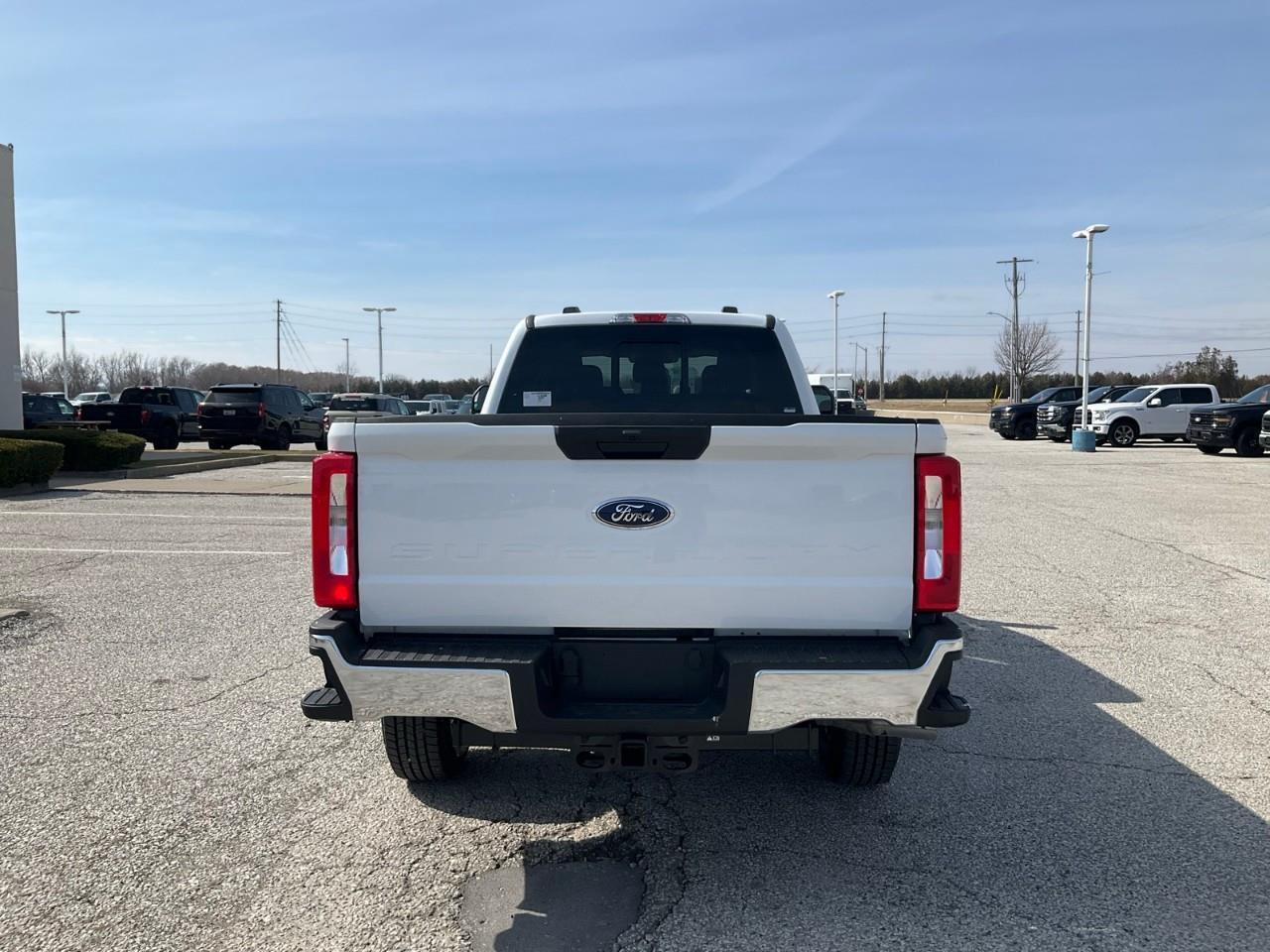 2026 Ford F-250 XLT Photo4