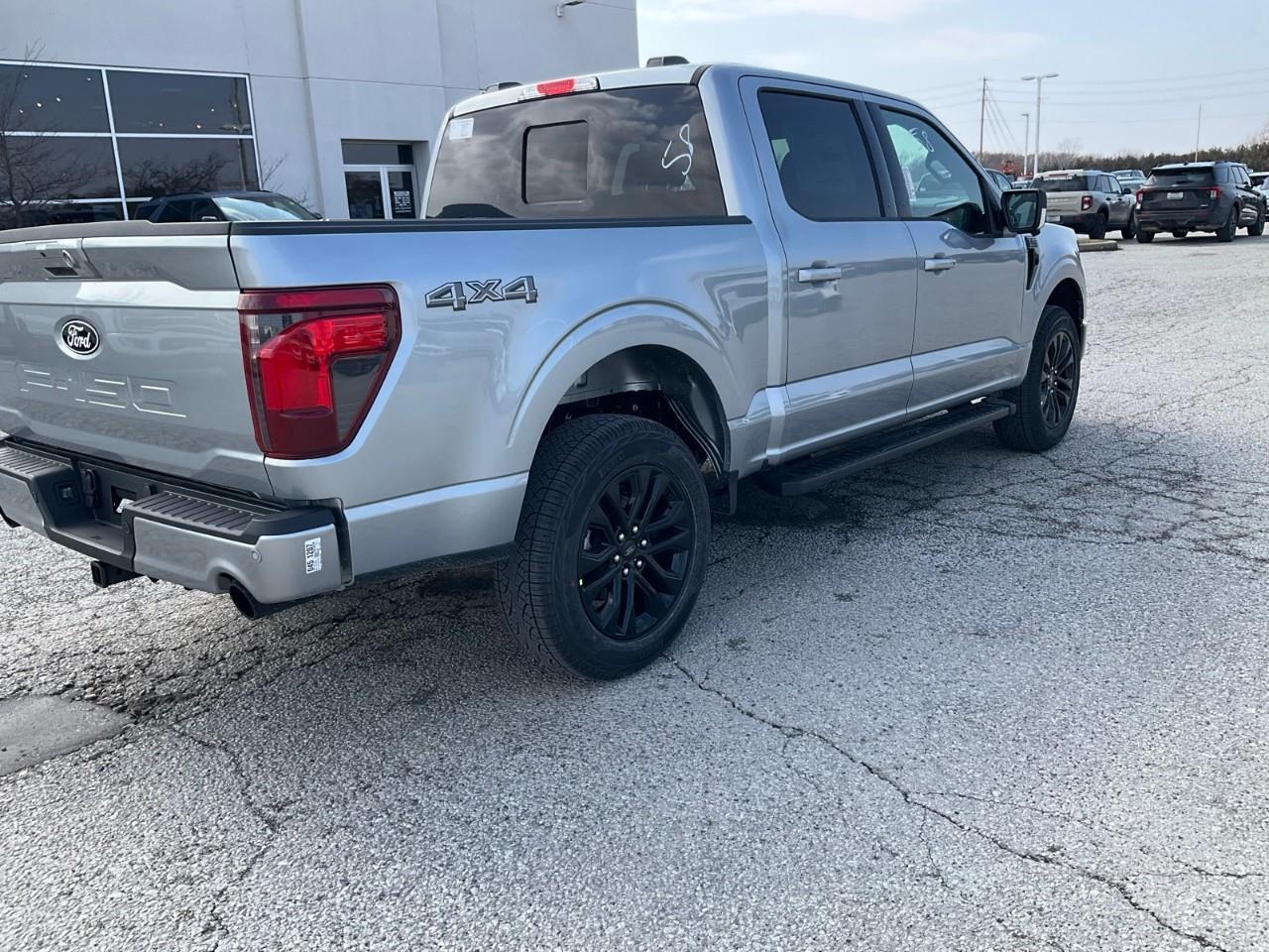 2026 Ford F-150 XLT Photo4