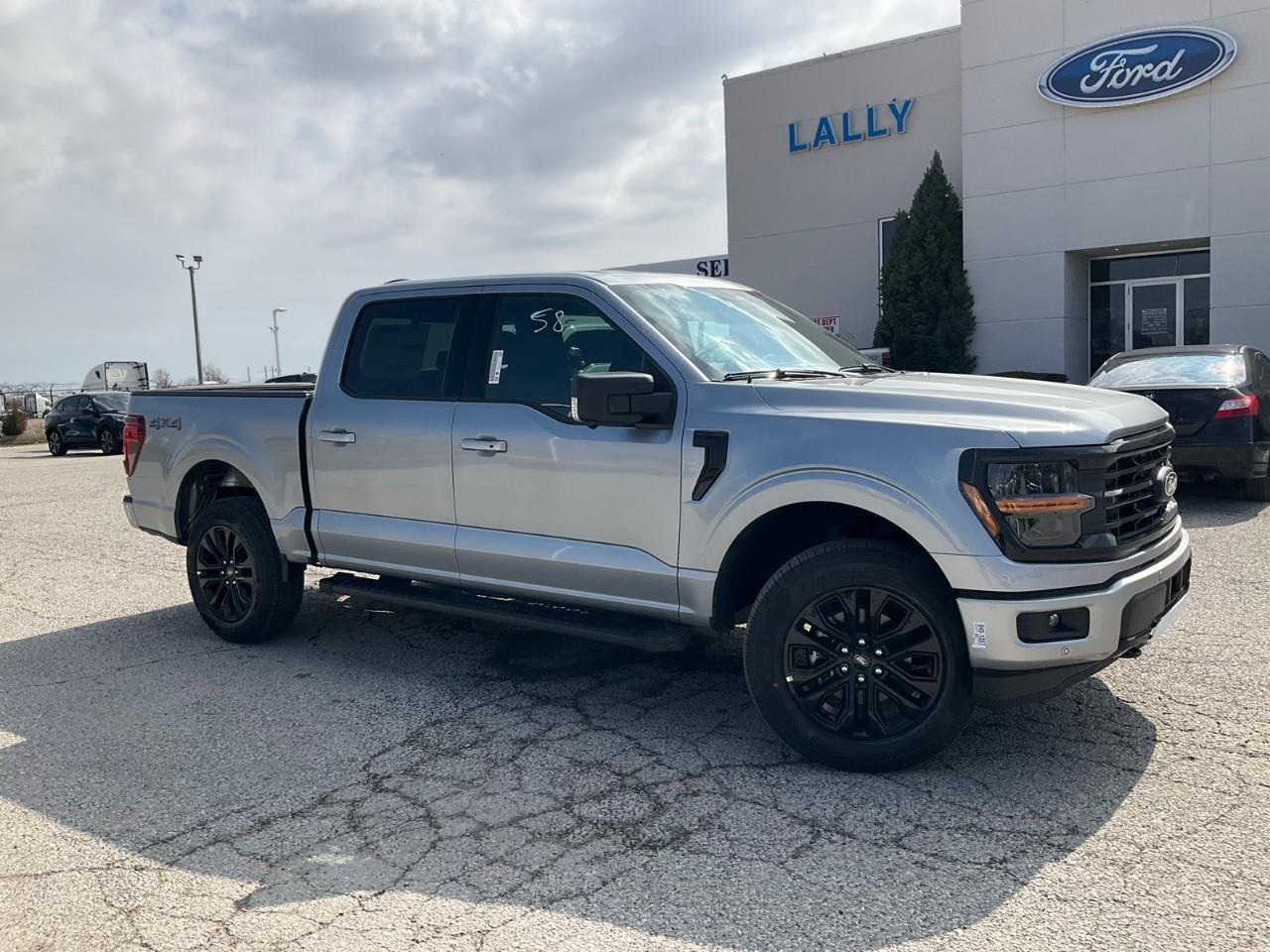 2026 Ford F-150 XLT Photo3