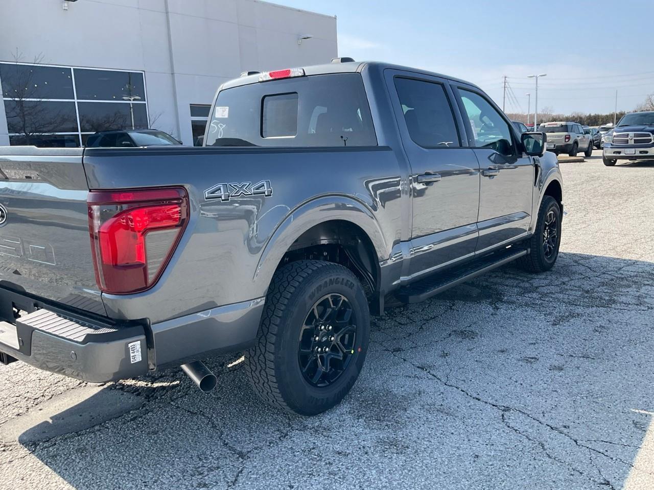 2026 Ford F-150 XLT Photo4