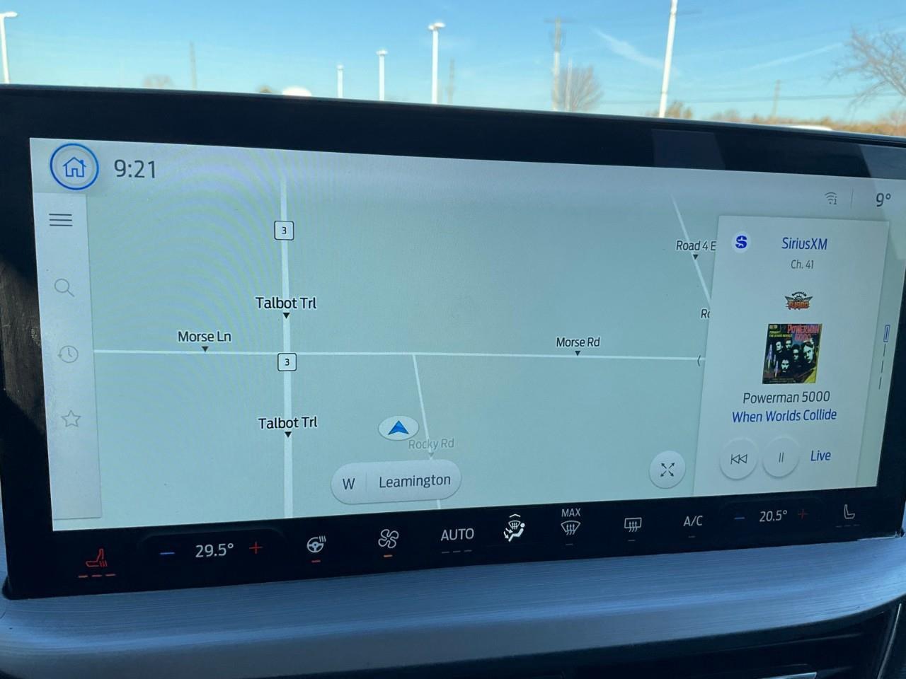 2025 Ford Escape Platinum HYBRID | NAV | HTD SEATS | HTD STEERING | REMOTE START Photo