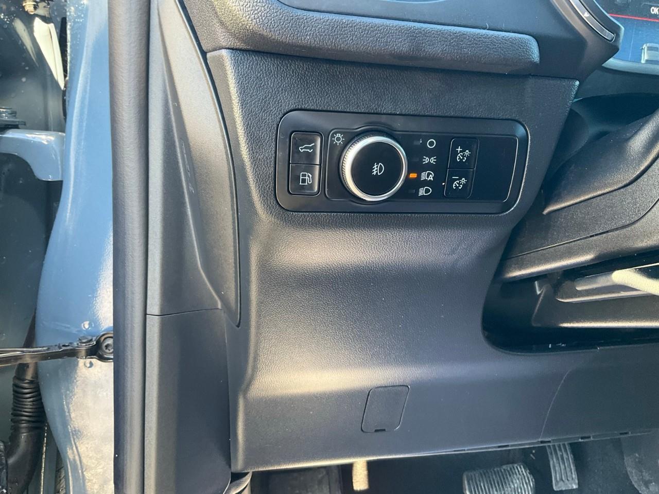 2025 Ford Escape Platinum HYBRID | NAV | HTD SEATS | HTD STEERING | REMOTE START Photo