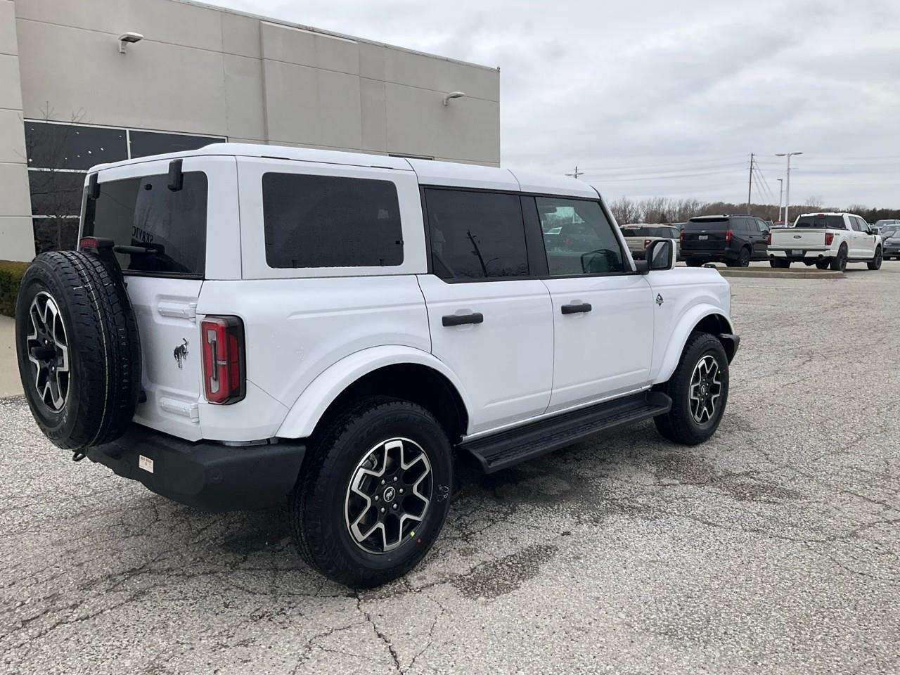 2026 Ford Bronco Outer Banks Photo
