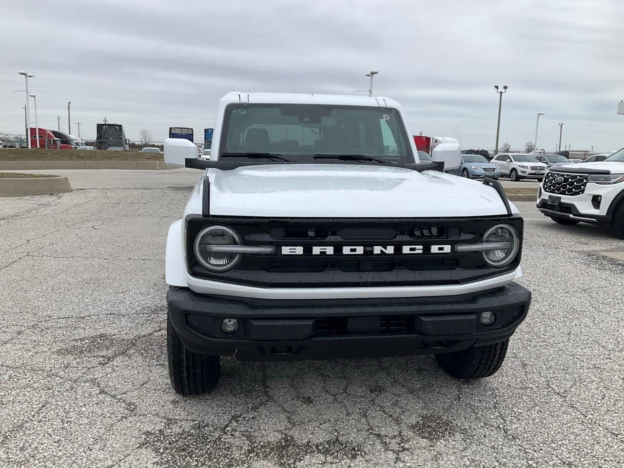 2026 Ford Bronco Outer Banks Photo