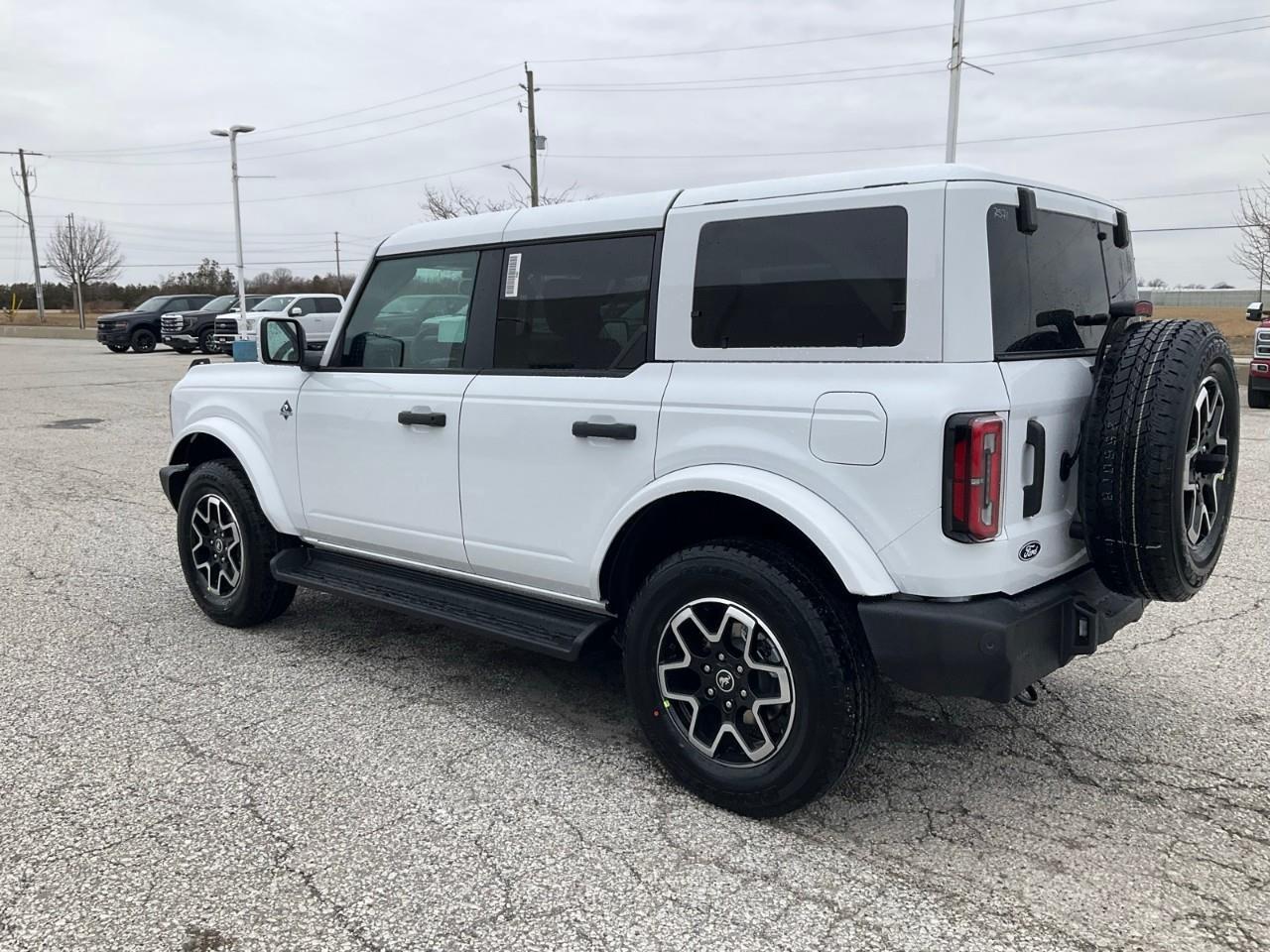 2026 Ford Bronco Outer Banks Photo