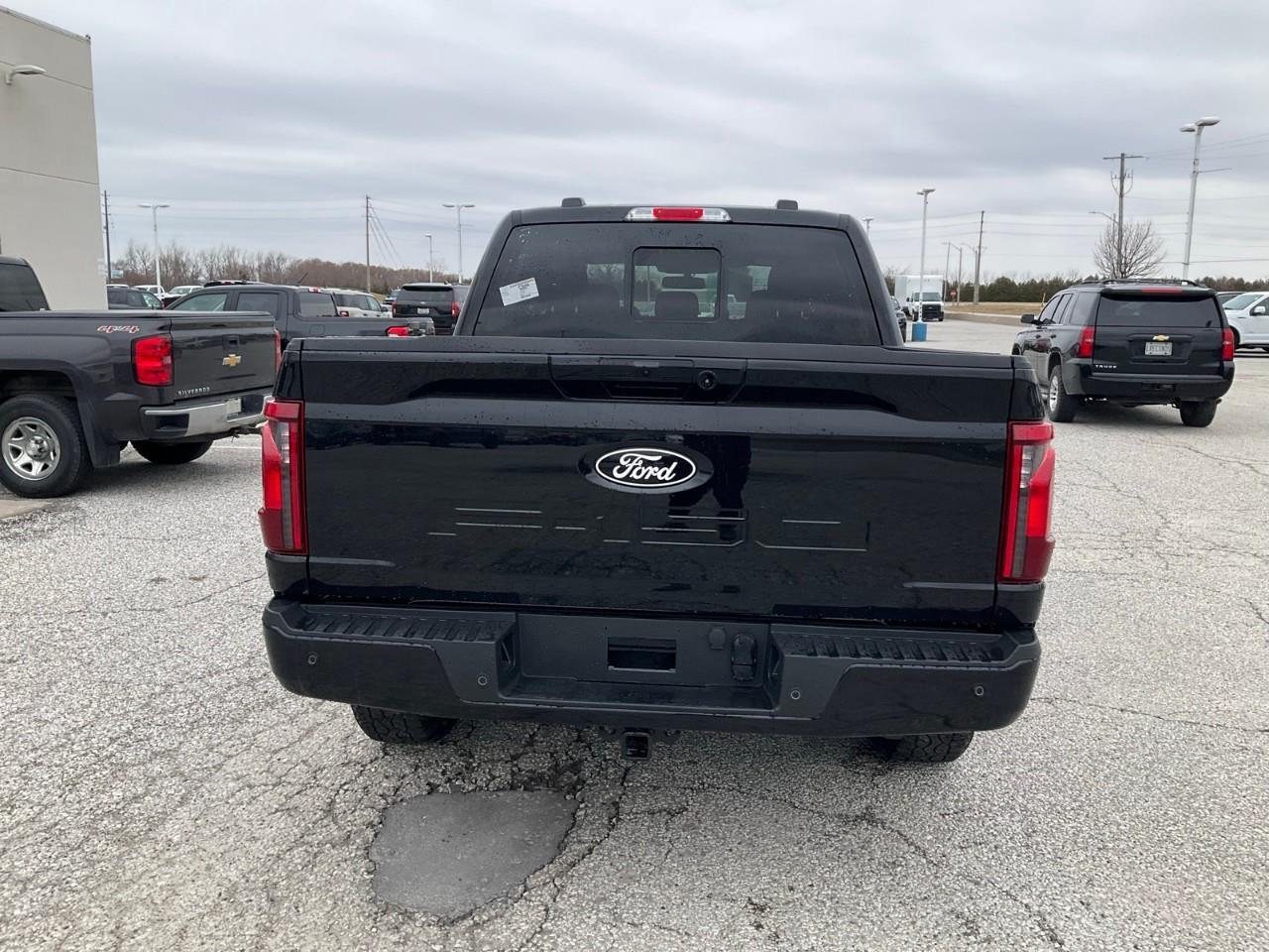 2026 Ford F-150 XLT Photo3