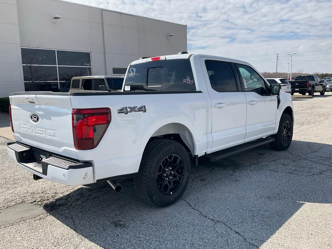 2026 Ford F-150 XLT Photo4