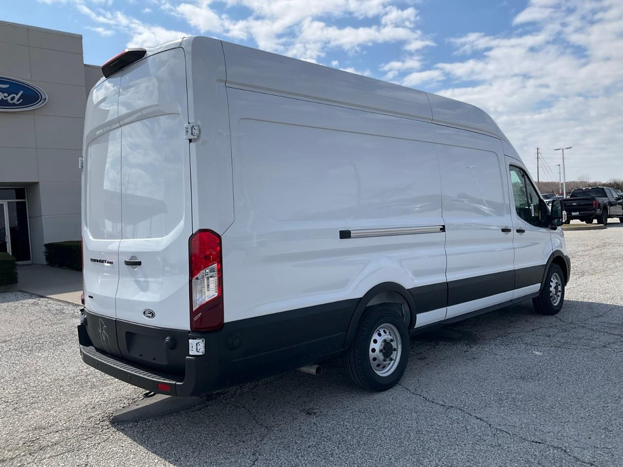 2026 Ford Transit 250  Photo3