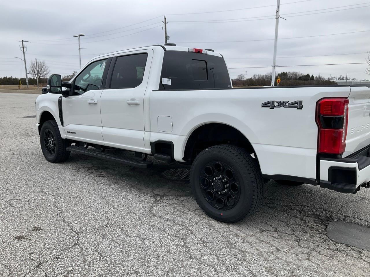 2026 Ford F-250 LARIAT Photo3