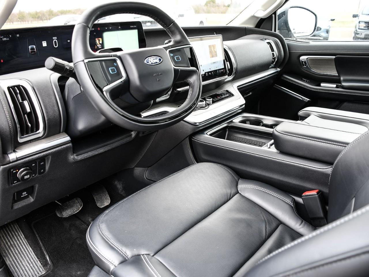2025 Ford Expedition Platinum NAV | SUNROOF | HTD & COOLED SEATS | ADAPTIVE CRUISE Photo