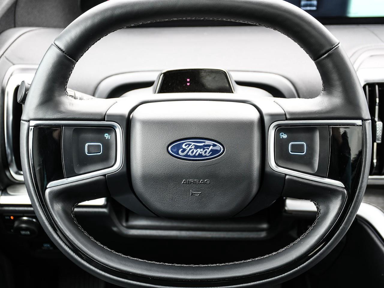 2025 Ford Expedition Platinum NAV | SUNROOF | HTD & COOLED SEATS | ADAPTIVE CRUISE Photo