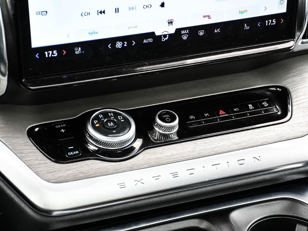 2025 Ford Expedition Platinum NAV | SUNROOF | HTD & COOLED SEATS | ADAPTIVE CRUISE Photo