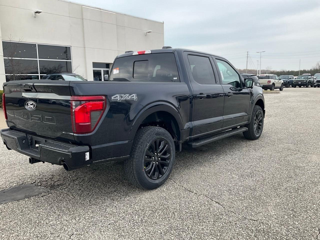 2026 Ford F-150 XLT Photo2