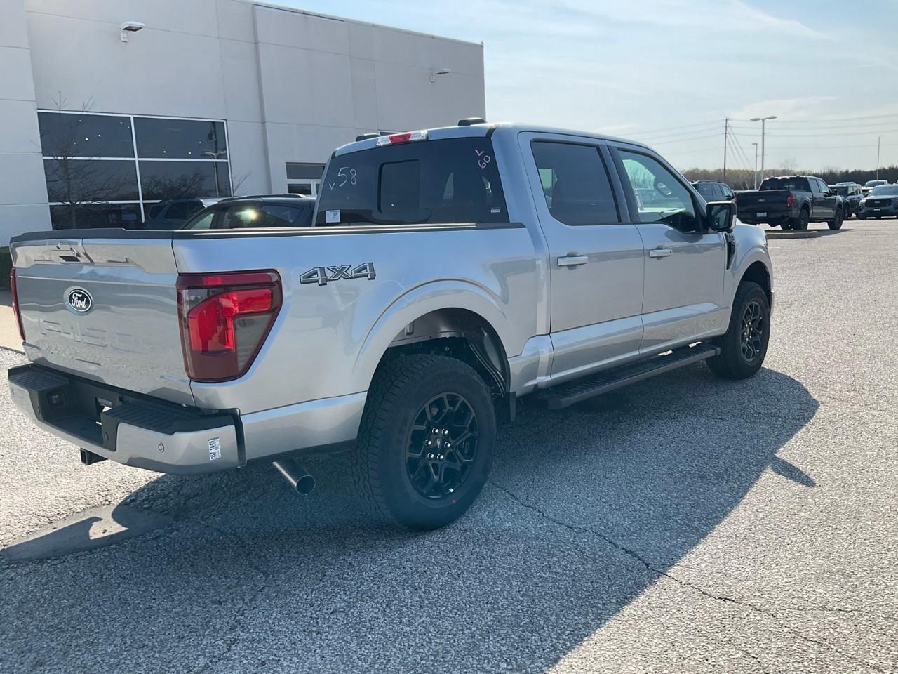 2026 Ford F-150 XLT Photo4