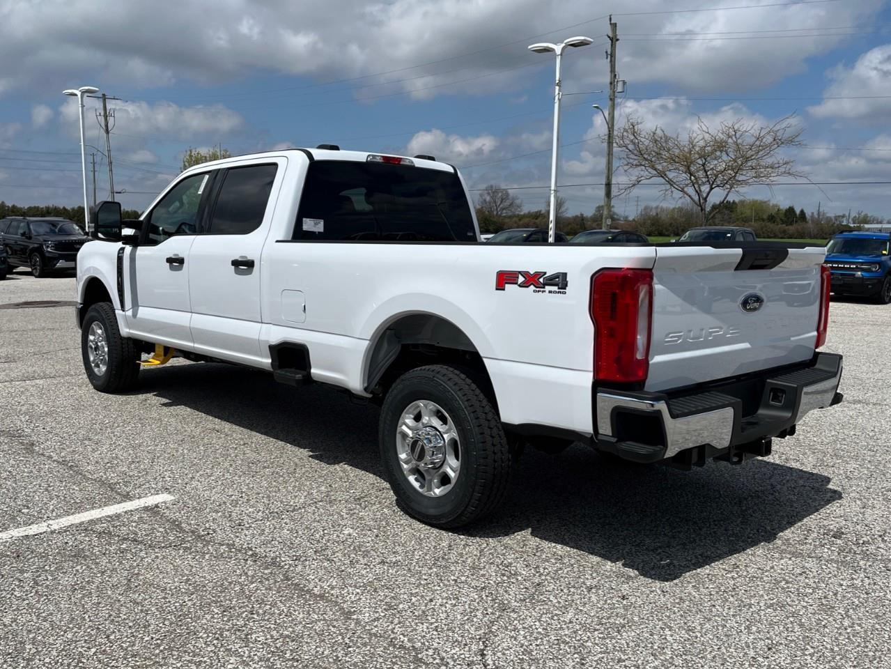 2026 Ford F-350 XLT Photo