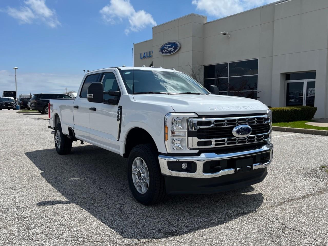 2026 Ford F-350 XLT Photo