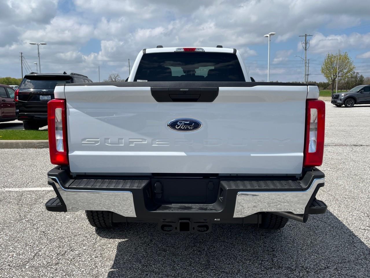 2026 Ford F-350 XLT Photo