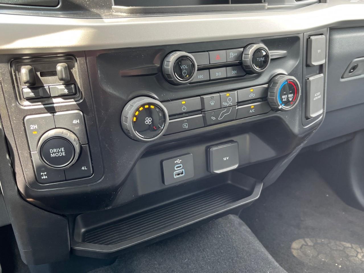 2026 Ford F-350 XLT Photo