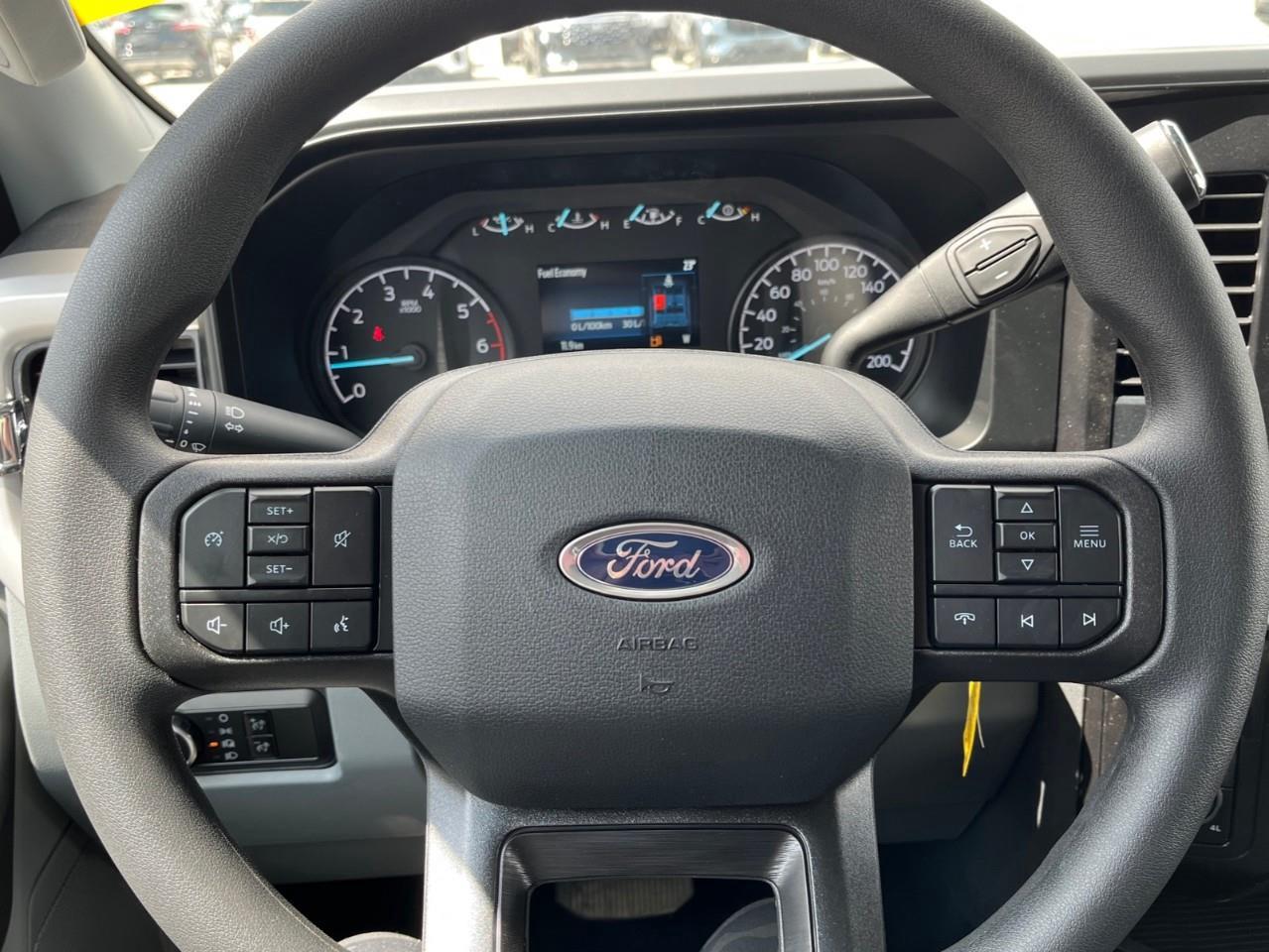 2026 Ford F-350 XLT Photo