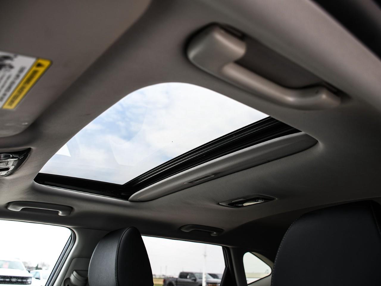 2023 Kia Seltos SX Turbo w/Black Interior NAV | SUNROOF | HTD SEATS | REMOTE START Photo