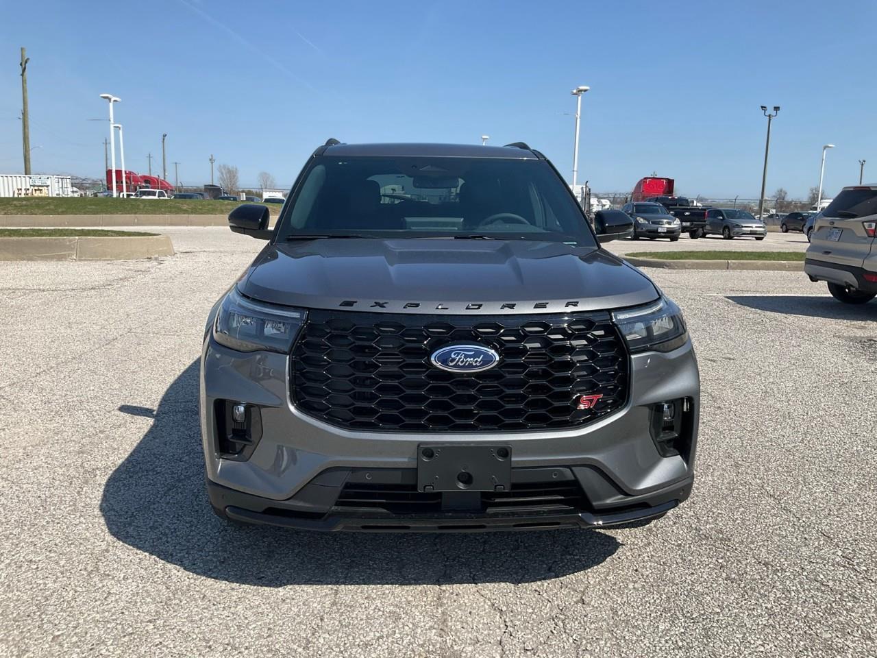 2026 Ford Explorer ST Photo2
