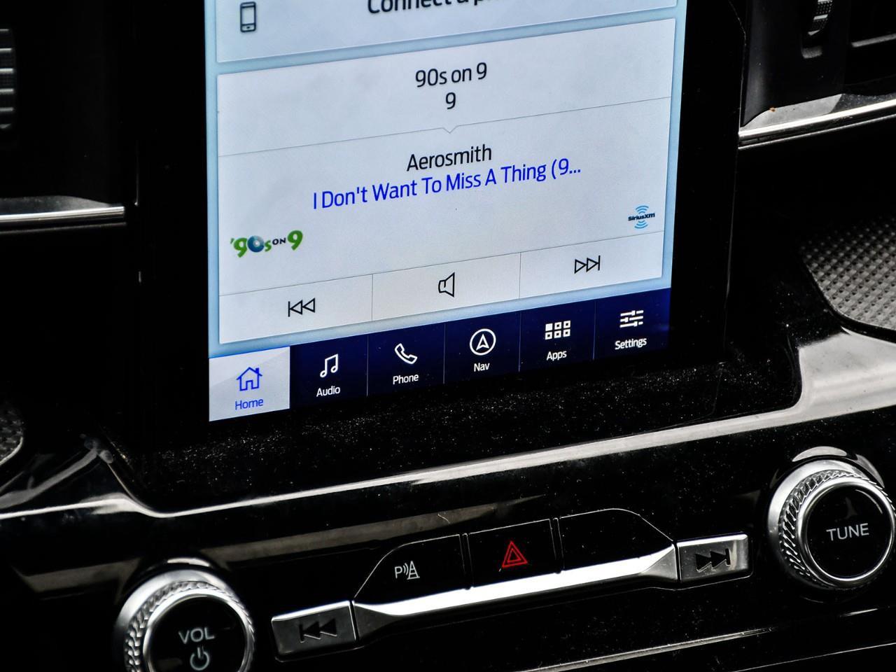 2024 Ford Explorer NAV | SUNROOF | HTD & COOLED SEATS | HTD STEERING | REMOTE START Photo