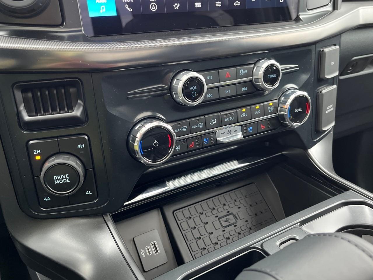2026 Ford F-150 Lariat Photo