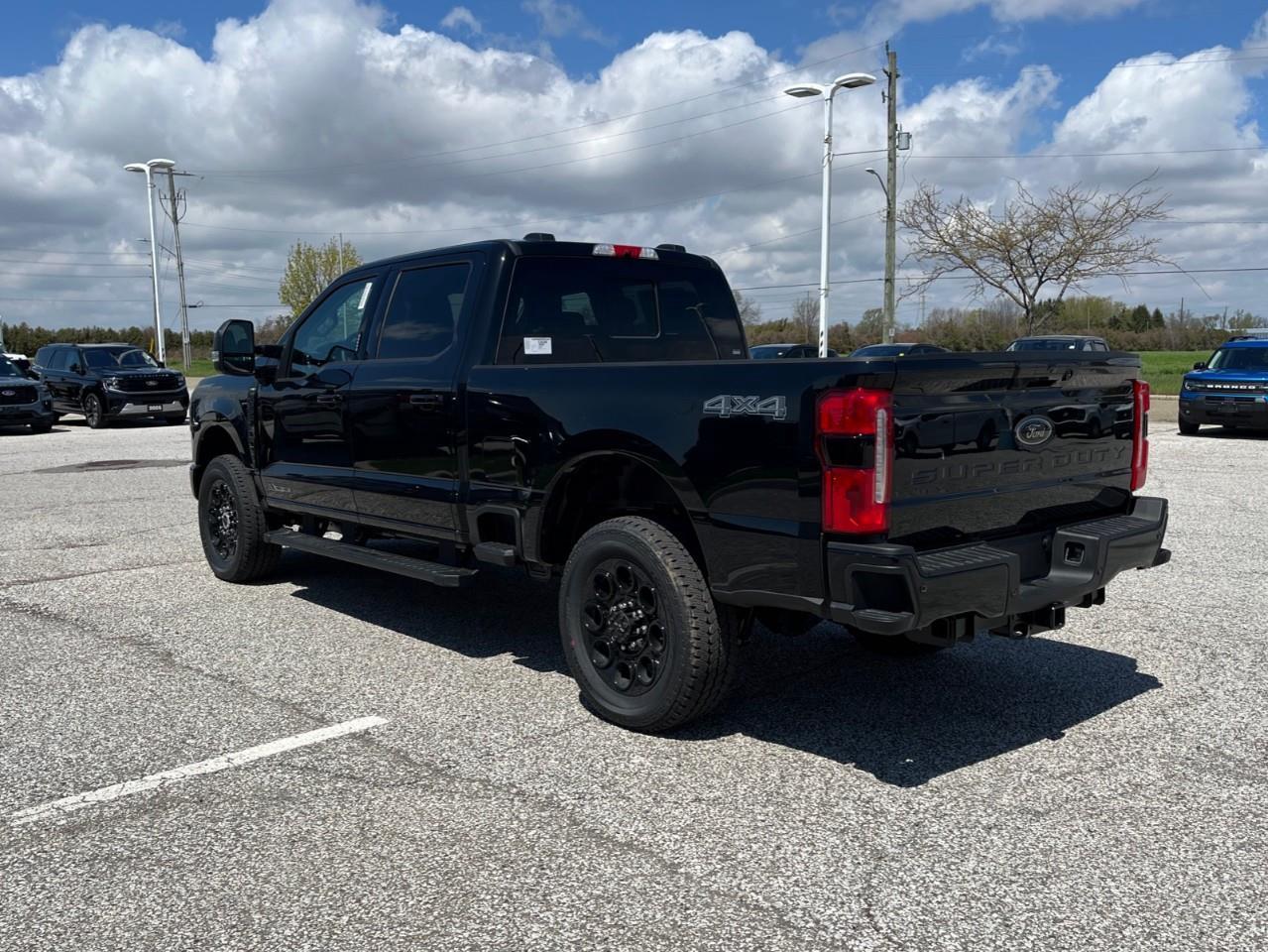 2026 Ford F-350 Lariat Photo