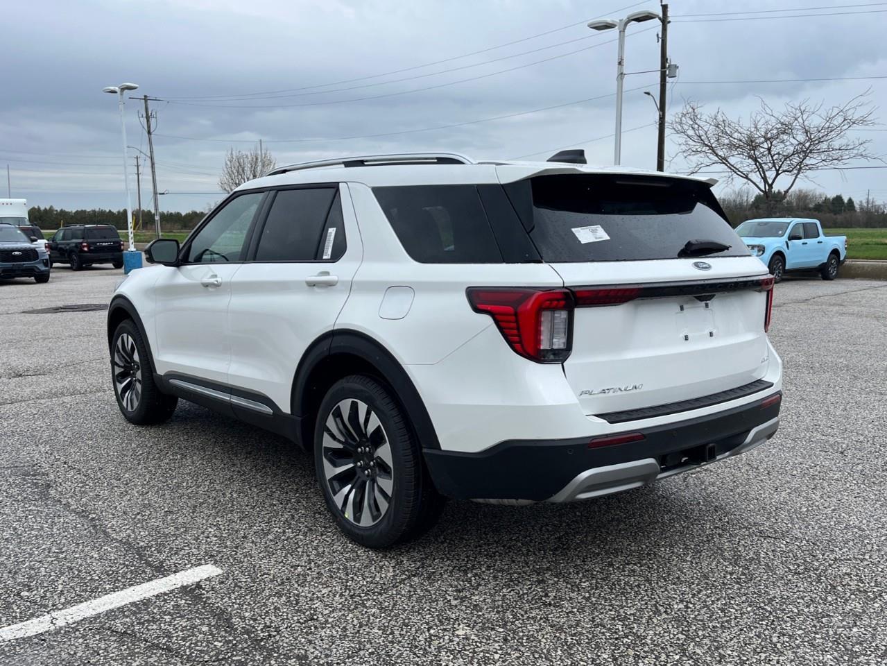 2026 Ford Explorer Platinum Photo