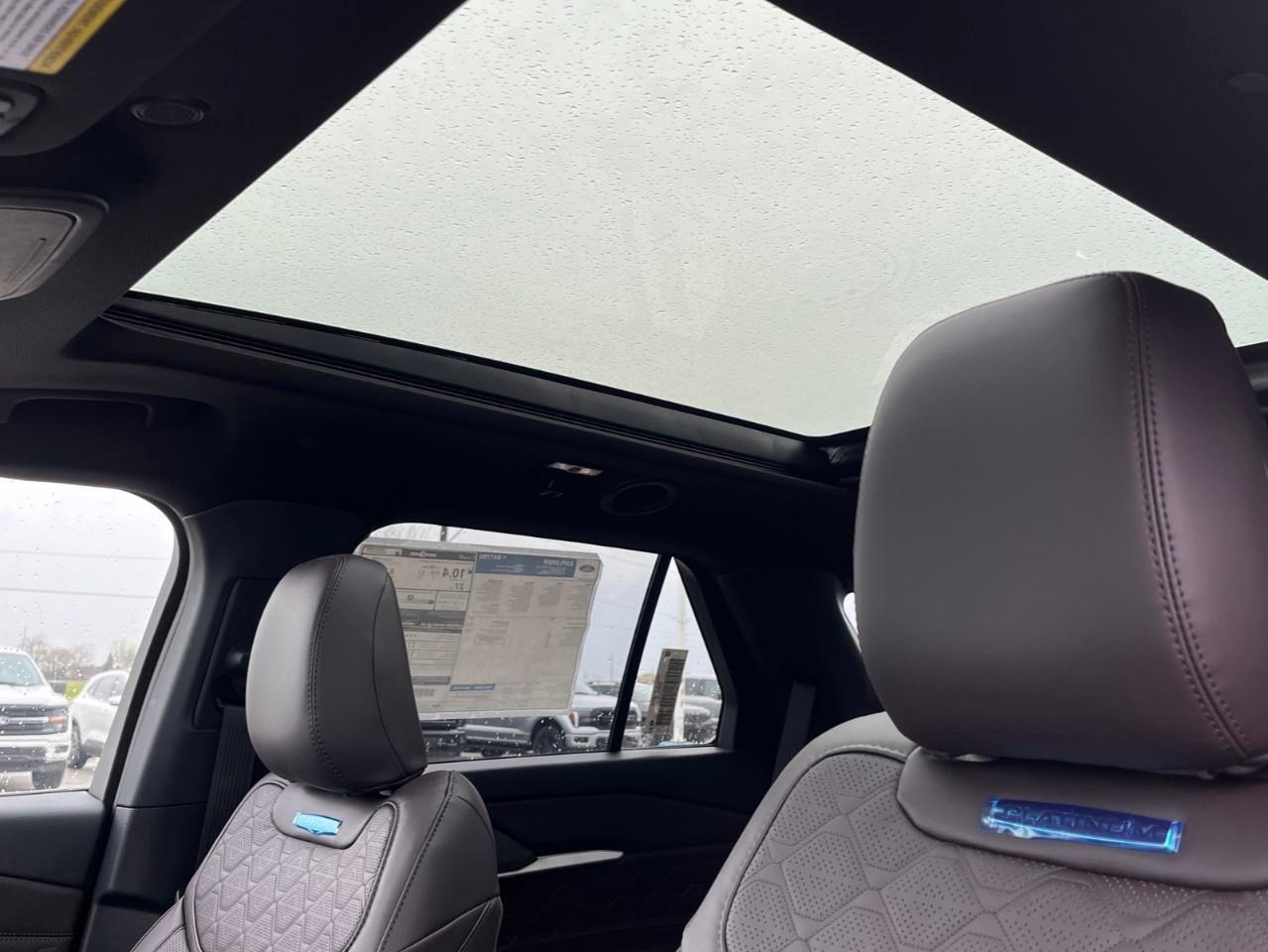 2026 Ford Explorer Platinum Photo