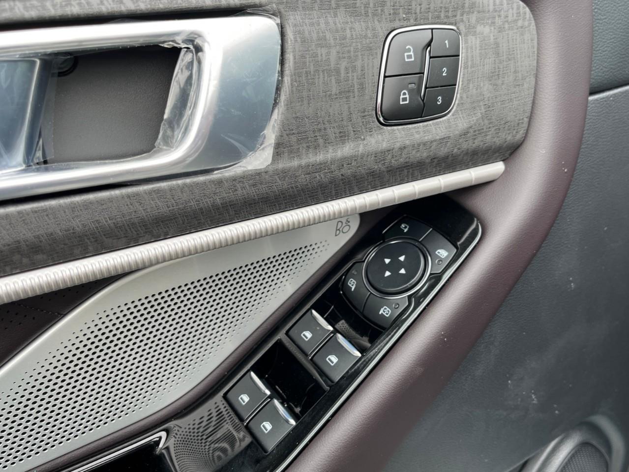 2026 Ford Explorer Platinum Photo