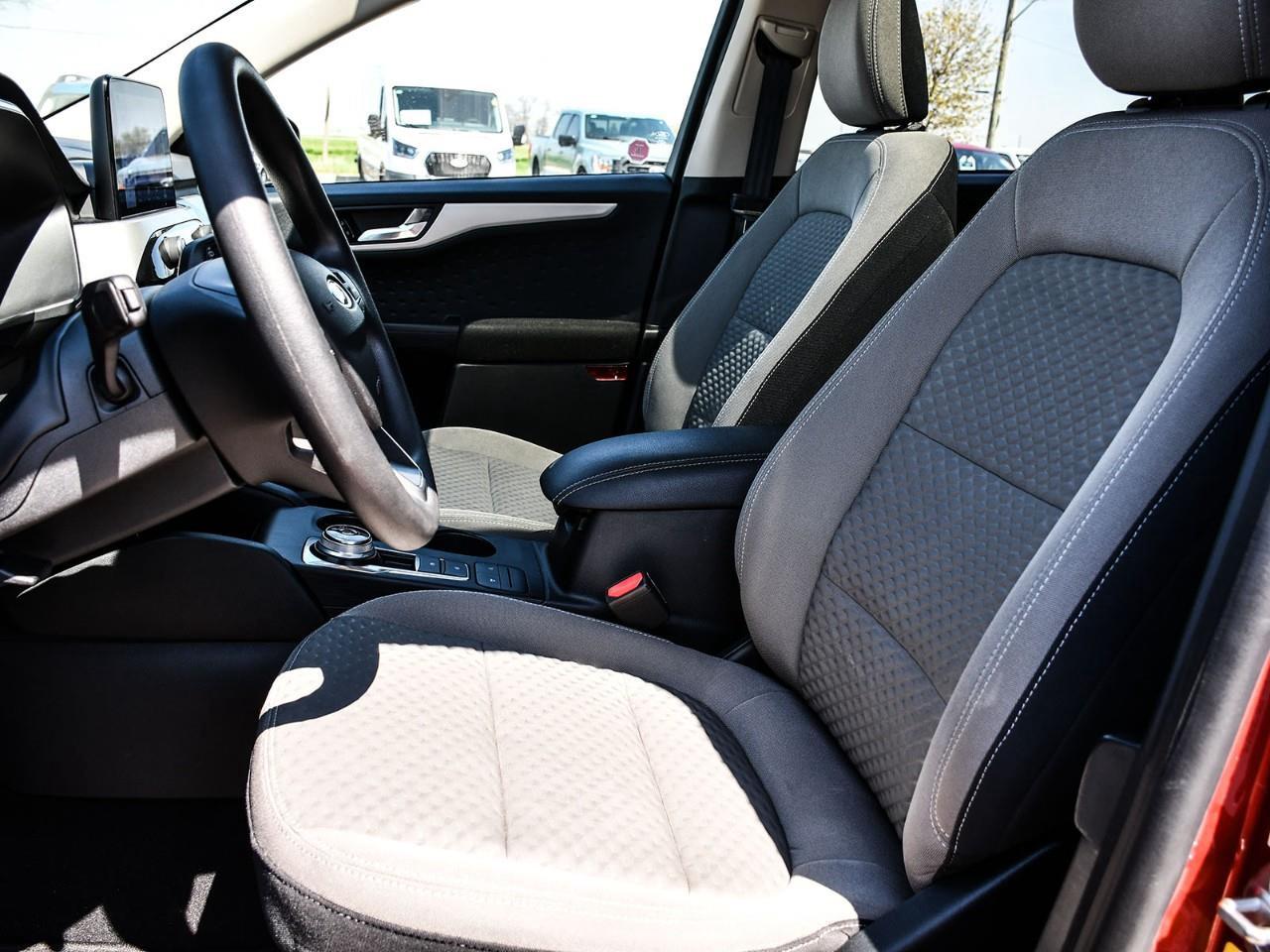2020 Ford Escape NAV | SUNROOF | HTD SEATS | ADAPTIVE CRUISE Photo