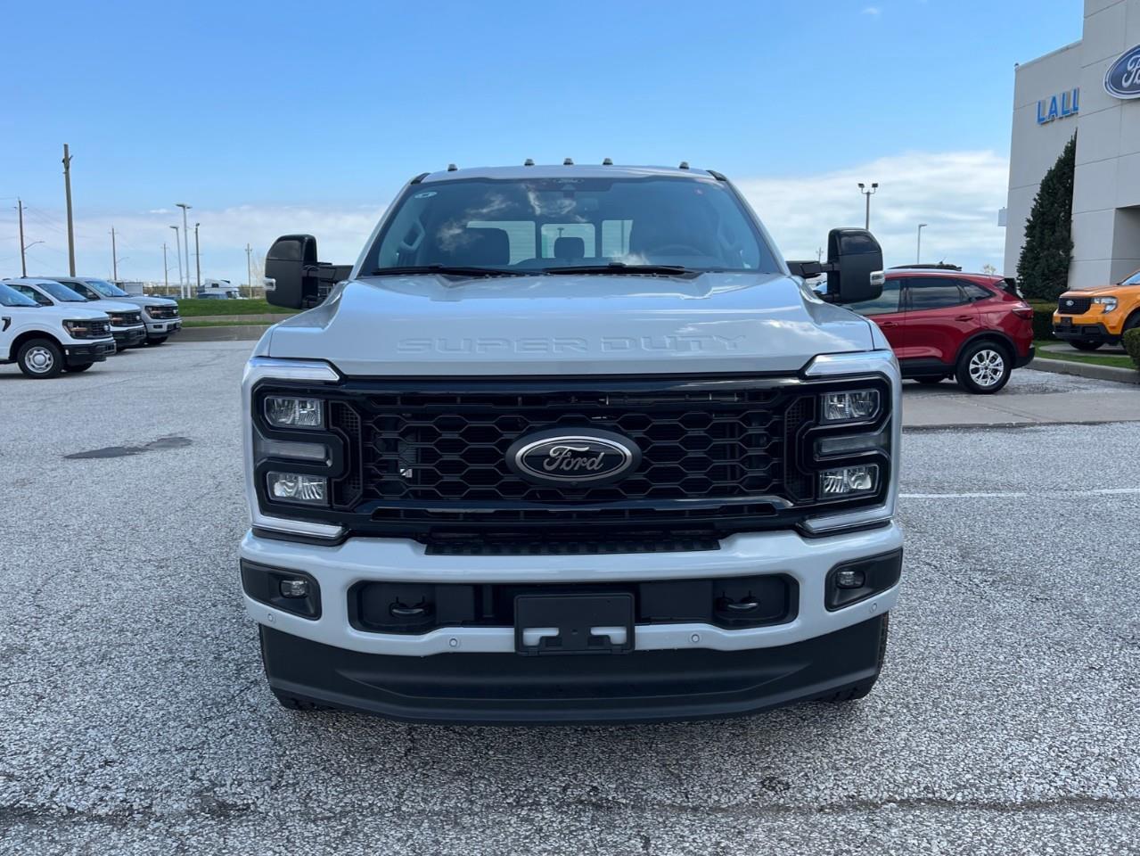 2026 Ford F-250 LARIAT Photo