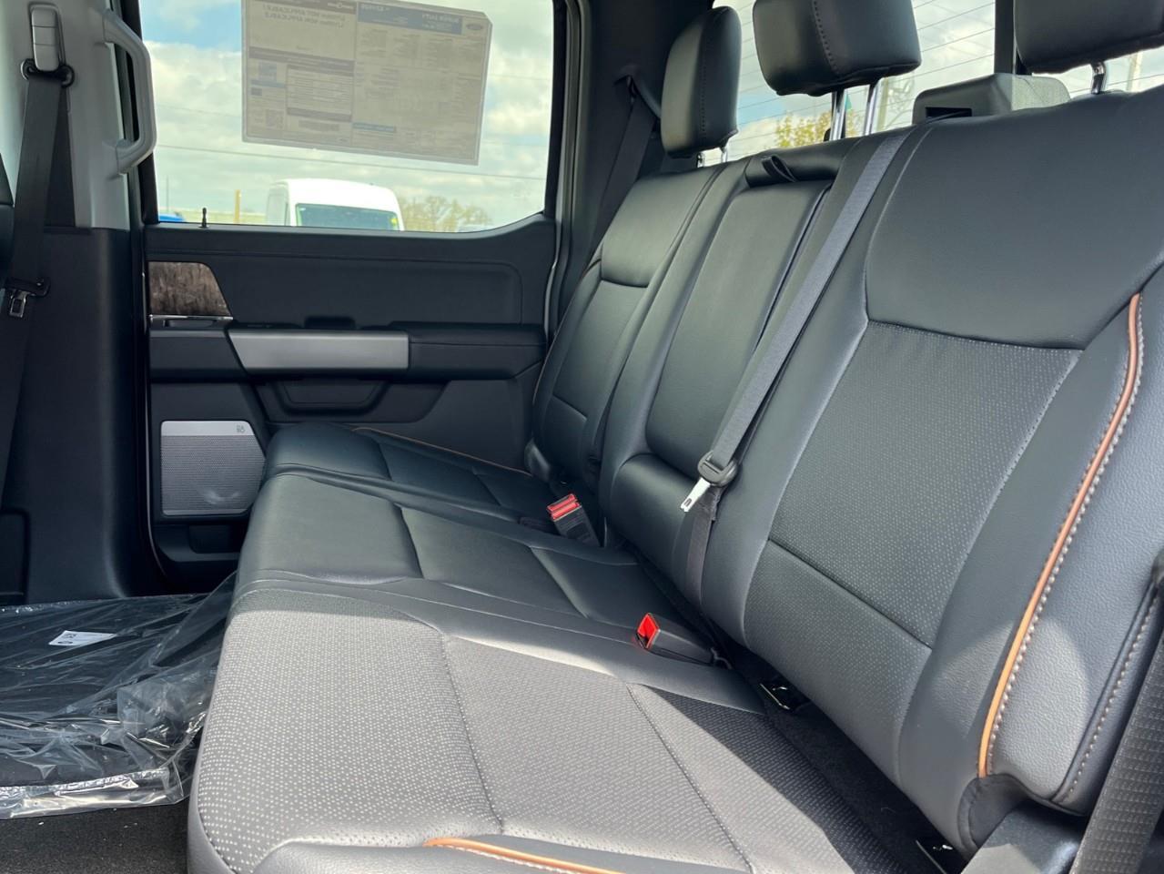 2026 Ford F-250 LARIAT Photo