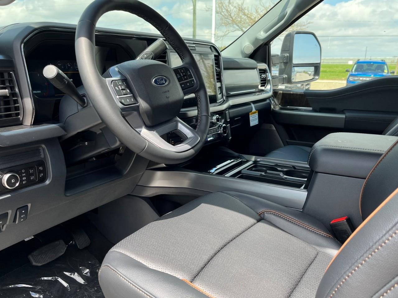 2026 Ford F-250 LARIAT Photo