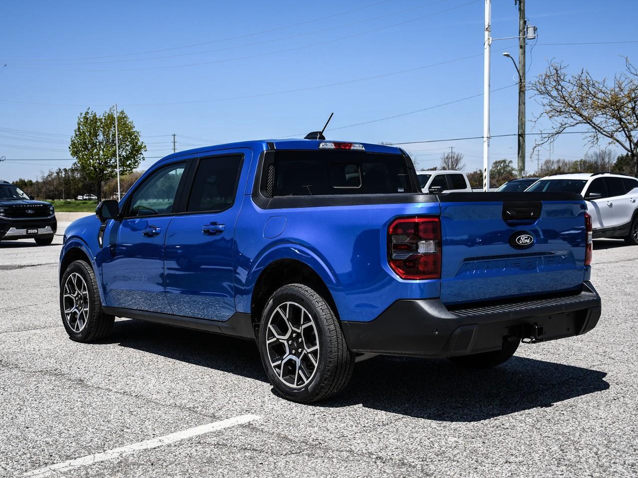 2025 Ford Maverick Lariat NAV | SUNROOF | HTD SEATS | HTD STEERING Photo